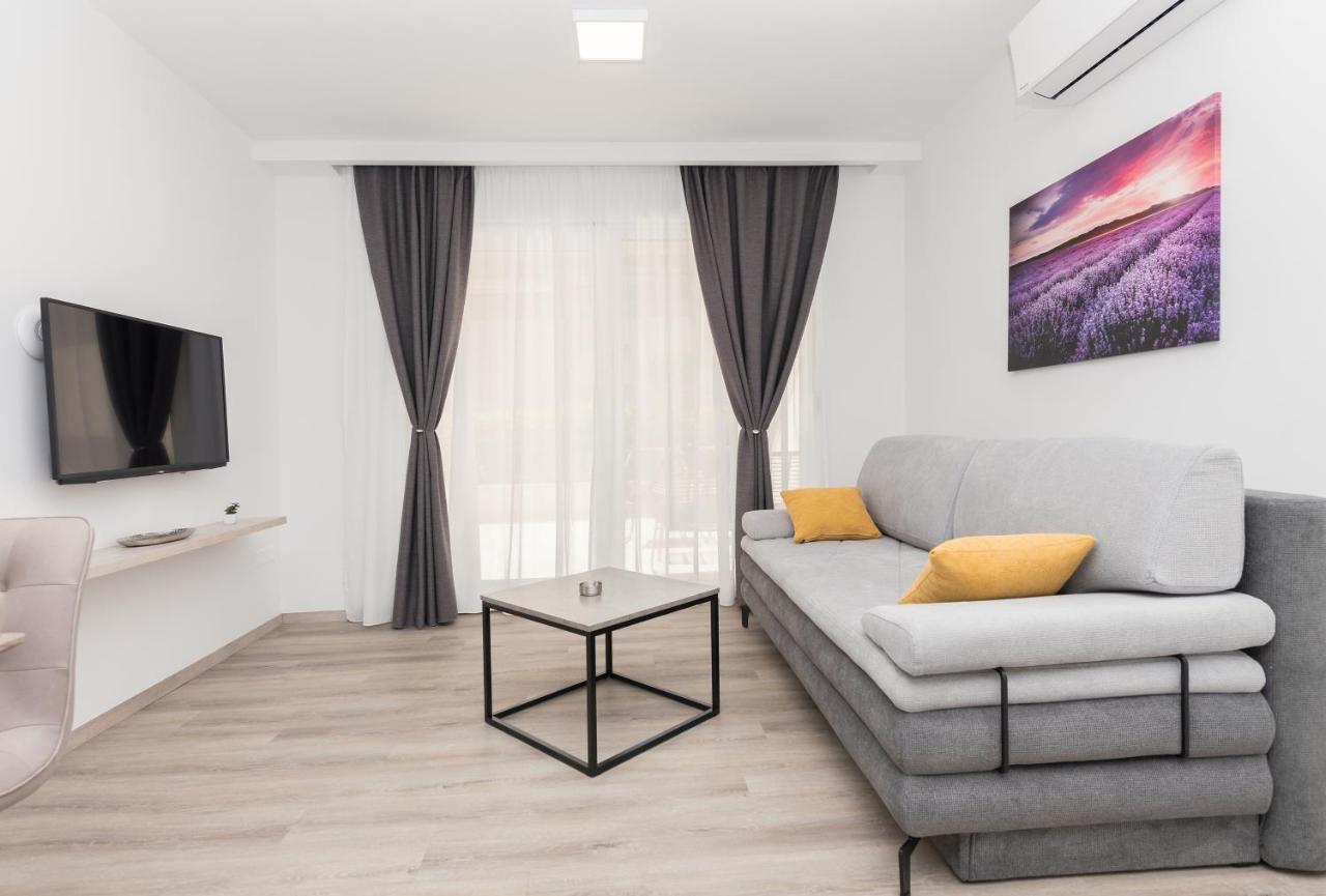 By The Sea - 19134 Apartment Makarska